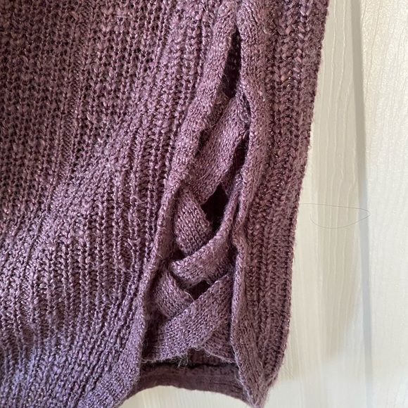 HOLLISTER, PINK REPUBLIC Sweater Bundle - Picture 9 of 10